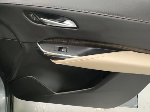 Used 2024 Cadillac XT4 Premium Luxury image 9