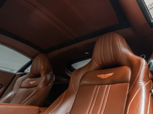 Used 2020 Aston Martin V8 Vantage Coupe RWD image 18