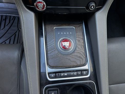 Used 2017 Jaguar F-PACE R-Sport image 26