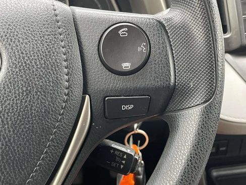 Used 2014 Toyota RAV4 LE FWD image 11