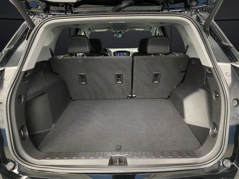 Used 2022 GMC Terrain SLE w/ Driver Convenience Package image 13