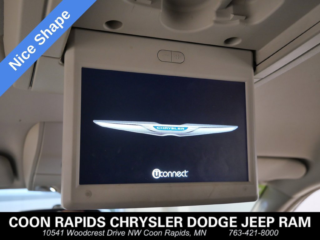 Used 2014 Chrysler Town & Country Touring FWD image 15