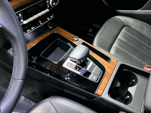 Used 2023 Audi Q5 2.0T Premium w/ Convenience Package image 19