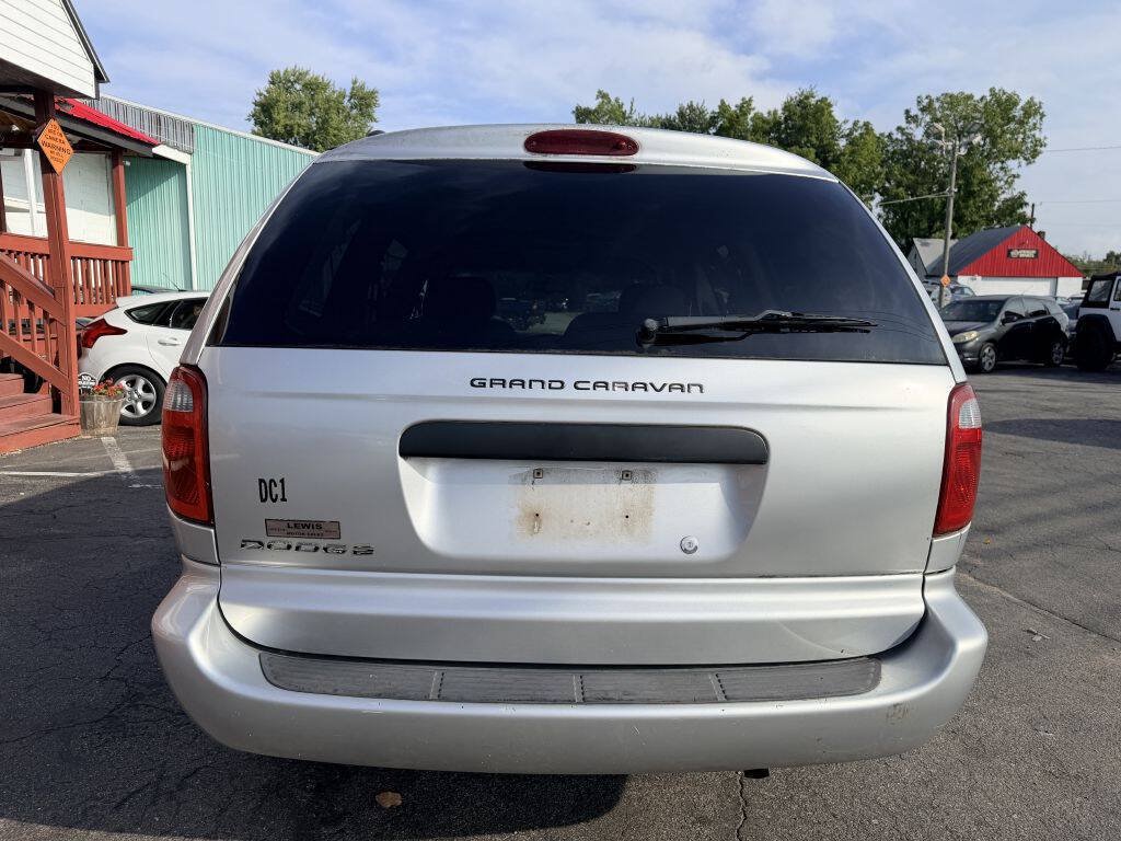 Used 2005 Dodge Grand Caravan SE w/ Popular Equipment Group I FWD image 4