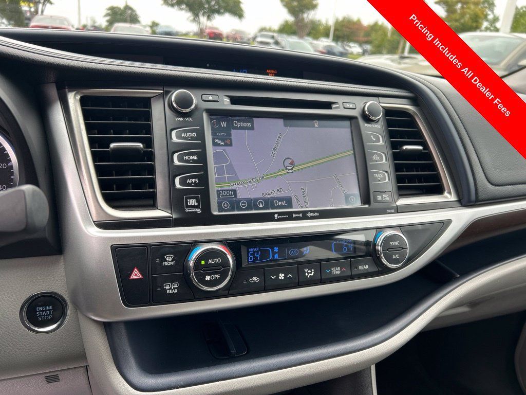 Used 2016 Toyota Highlander Limited Platinum FWD image 14