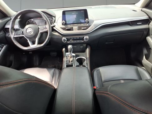 Used 2024 Nissan Altima 2.5 SR FWD image 10