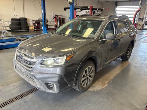 Used 2022 Subaru Outback Premium AWD/4WD image 6