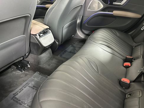 Used 2022 Mercedes-Benz EQS 450+ Sedan image 11