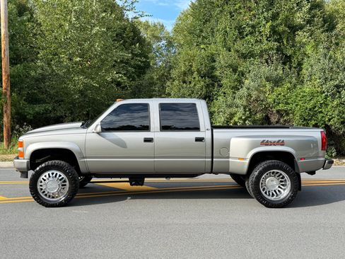 Used 1999 Chevrolet Silverado 3500 4x4 Crew Cab w/ Preferred Equipment Group 3 image 8