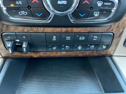 Used 2015 RAM 3500 Laramie Longhorn image 18