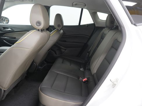 Used 2024 Chevrolet Trax ACTIV w/ Driver Confidence Package image 13