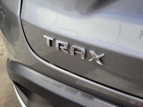 Certified 2025 Chevrolet Trax LT w/ LT Convenience Package FWD image 7