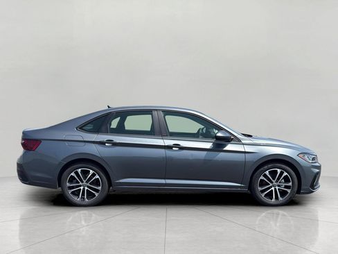 Used 2026 Volkswagen Jetta Sport FWD image 8