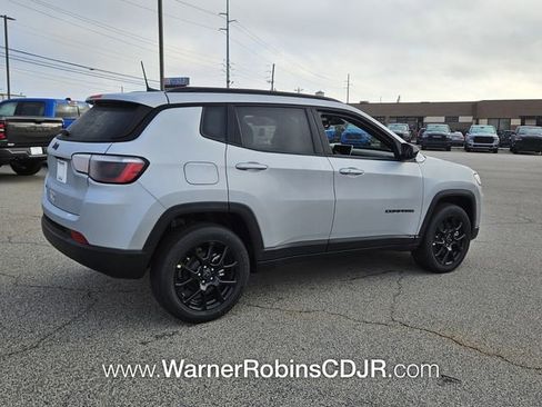 New 2026 Jeep Compass Latitude image 13