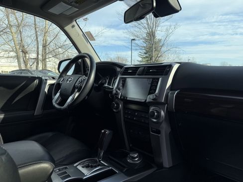 Used 2020 Toyota 4Runner Limited image 42