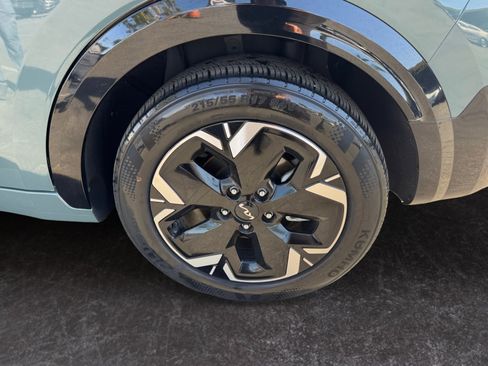 Used 2023 Kia Niro Wind w/ Wind Preserve Package FWD image 14