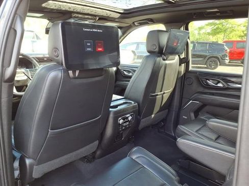 Used 2023 GMC Yukon XL Denali AWD/4WD image 16