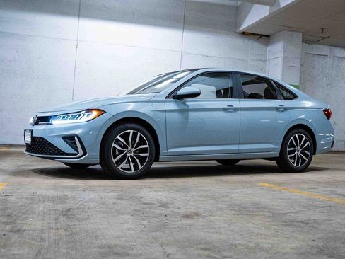 New 2026 Volkswagen Jetta SE image 3