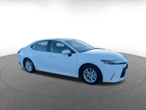 Used 2025 Toyota Camry LE image 2