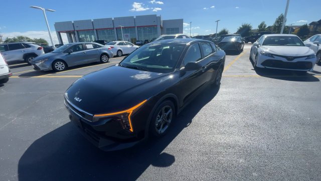 Used 2025 Kia K4 FWD image 6
