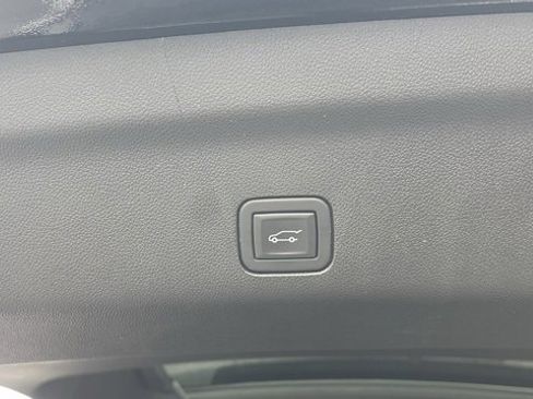 Used 2024 GMC Yukon XL Denali Ultimate image 6