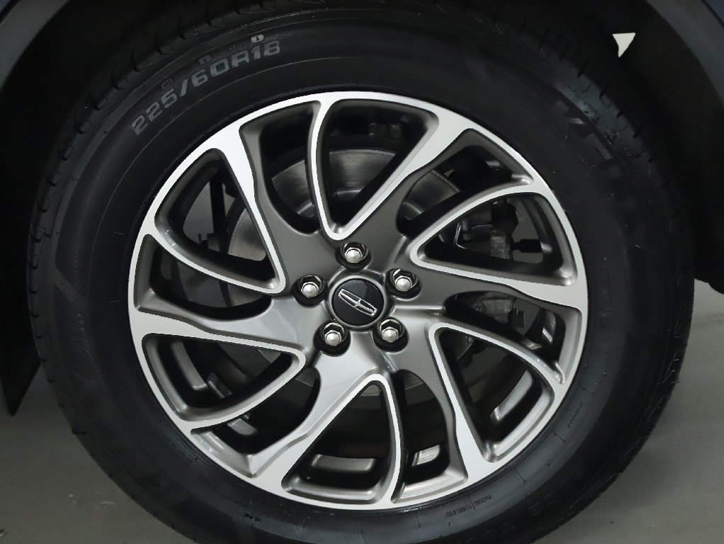 Used 2022 Lincoln Corsair AWD w/ Equipment Group 101A image 39