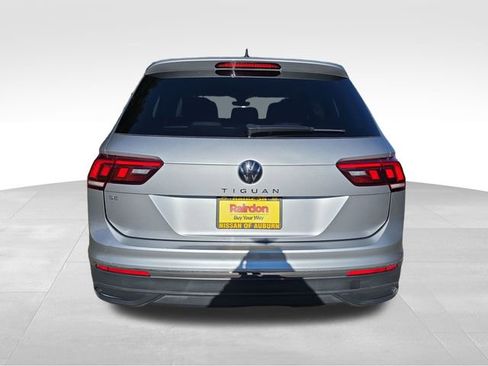 Used 2024 Volkswagen Tiguan SE image 6