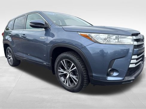 Used 2019 Toyota Highlander LE AWD/4WD image 7
