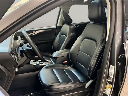 Used 2022 Ford Escape Titanium FWD image 9
