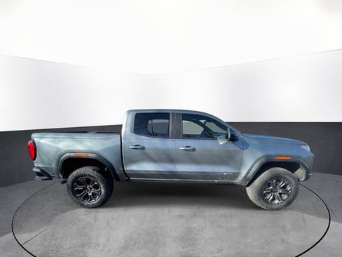 Used 2025 GMC Canyon Elevation w/ Technology Package image 8