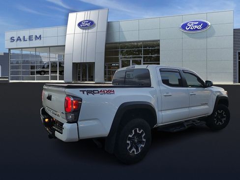 Used 2023 Toyota Tacoma TRD Off-Road image 4