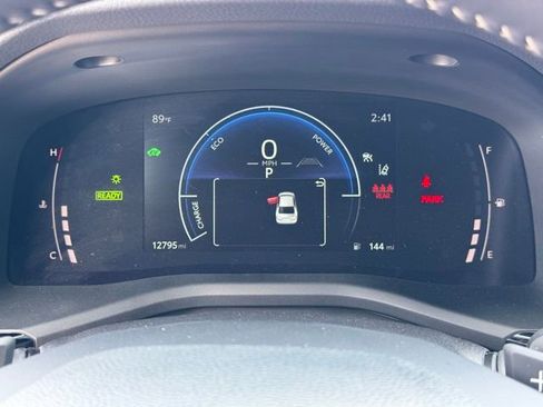Used 2025 Toyota Camry SE w/ Convenience Package FWD image 18