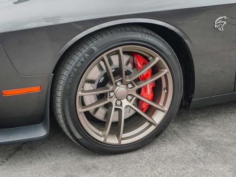 Used 2020 Dodge Challenger SRT Hellcat RWD image 9