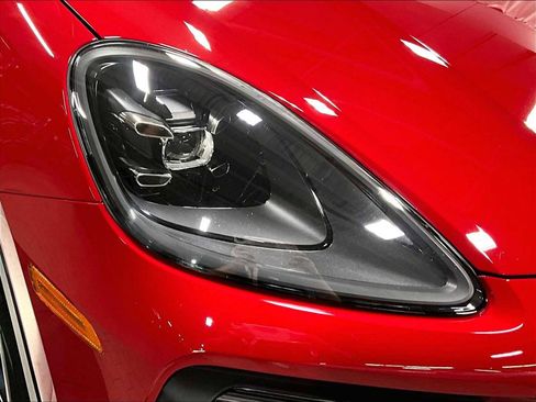 Used 2021 Porsche Cayenne E-Hybrid image 15