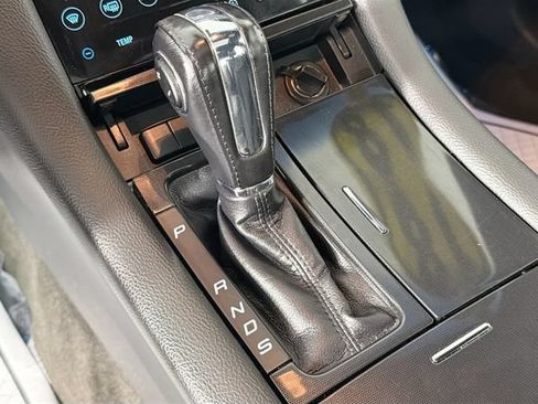 Used 2018 Ford Taurus Limited AWD/4WD image 17