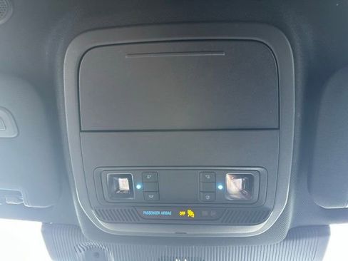 Used 2025 Ford Explorer ST-Line image 26