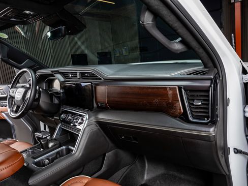 Used 2024 GMC Sierra 1500 Denali Ultimate image 18