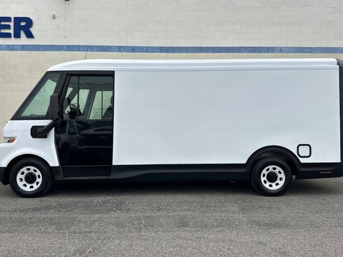 Used 2023 Chevrolet Brightdrop 600 w/ Active Safety Package 2 AWD/4WD image 7