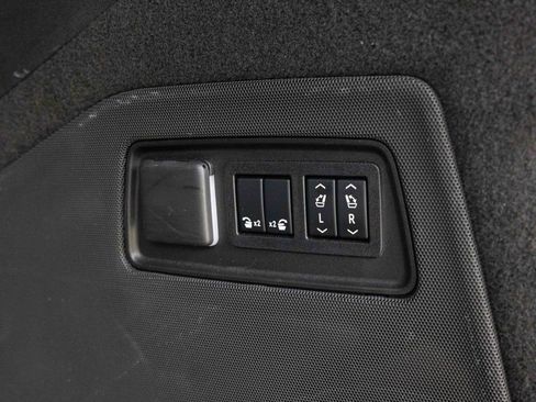Used 2023 Cadillac Escalade ESV V AWD/4WD image 58