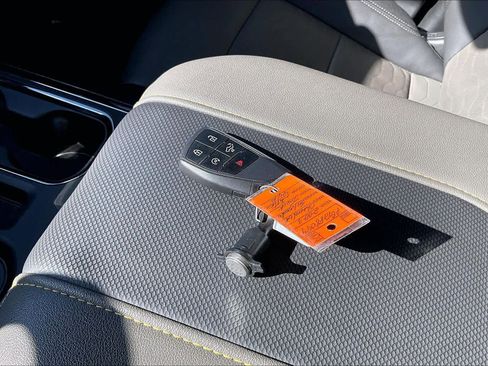 Used 2023 Chevrolet Silverado 1500 ZR2 w/ Technology Package image 10