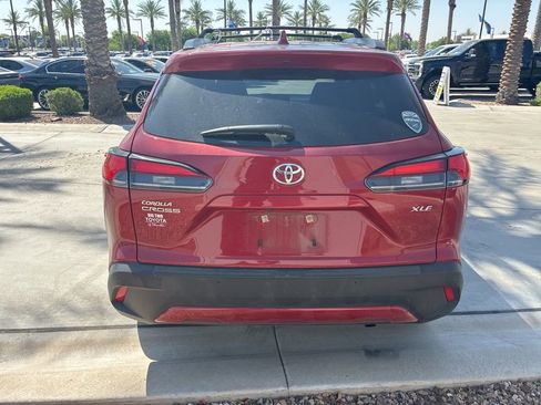 Used 2023 Toyota Corolla Cross XLE w/ Convenience Package image 5