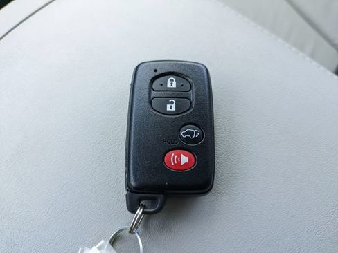 Used 2013 Toyota Venza Limited w/ Tow Prep Pkg FWD image 33