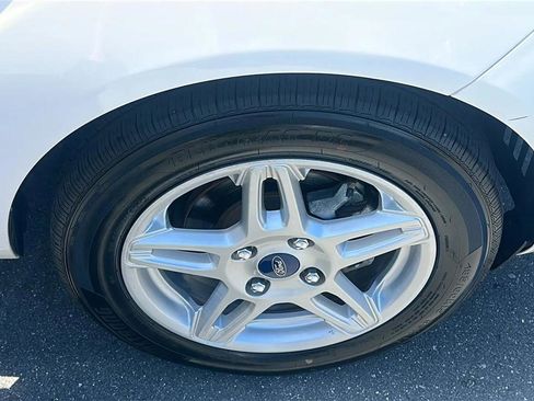 Used 2017 Ford Fiesta SE FWD image 16
