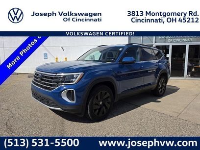 Certified 2025 Volkswagen Atlas SE w/ Black Wheel Package