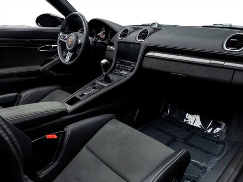 Used 2024 Porsche 718 Boxster GTS image 2