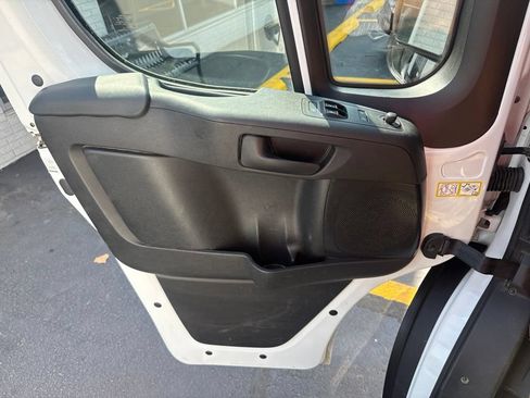 Used 2025 RAM ProMaster 2500 w/ Convenience Group FWD image 15