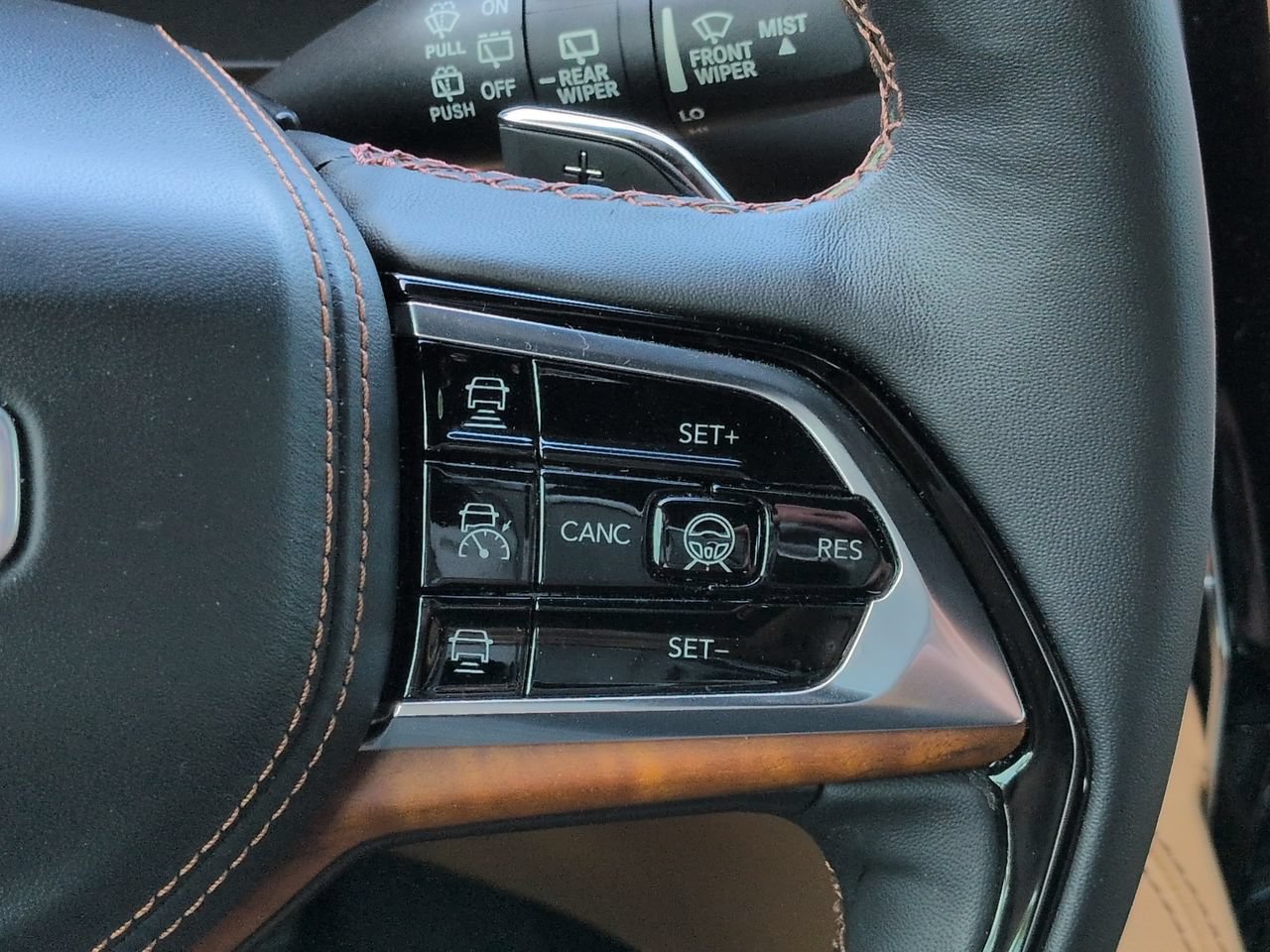 Used 2022 Jeep Grand Cherokee Summit AWD/4WD image 28
