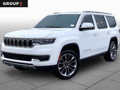 Used 2022 Jeep Wagoneer Series III w/ Premium Group I AWD/4WD image 1
