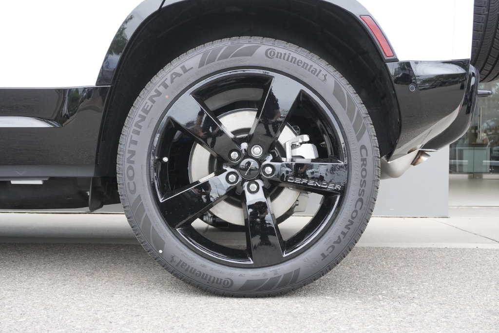 New 2026 Land Rover Defender 110 X-Dynamic SE AWD/4WD image 33