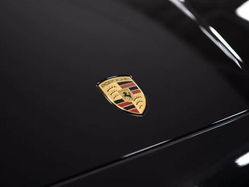 Certified 2025 Porsche Cayenne E-Hybrid AWD/4WD image 17
